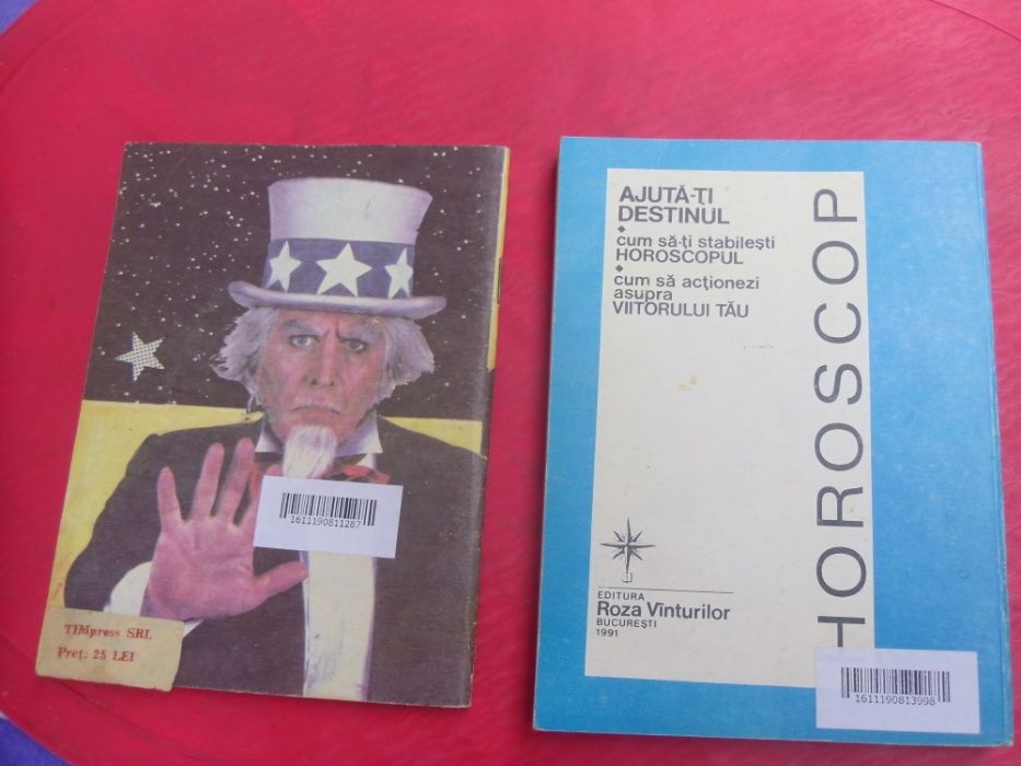 set 2 carti Nostradamus si Horoscop