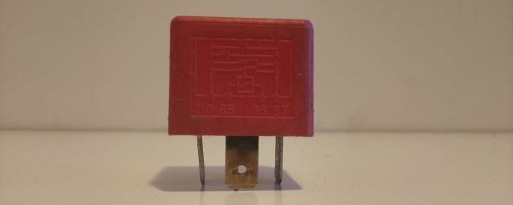 Releu  267 443919578c Audi A4 B5 seria