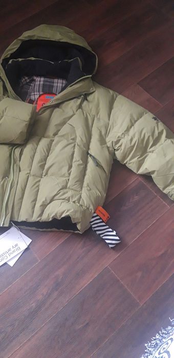 Продажа куртки новая