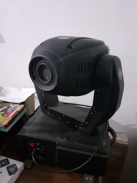 Moving Head Futurelight Dj Head 575