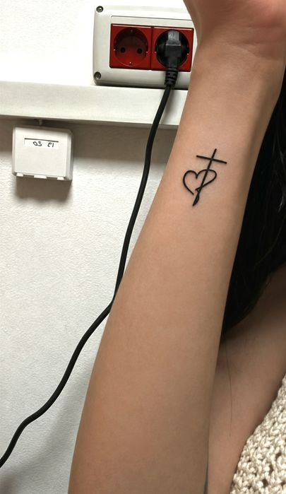 Tatuaje mici spre medii