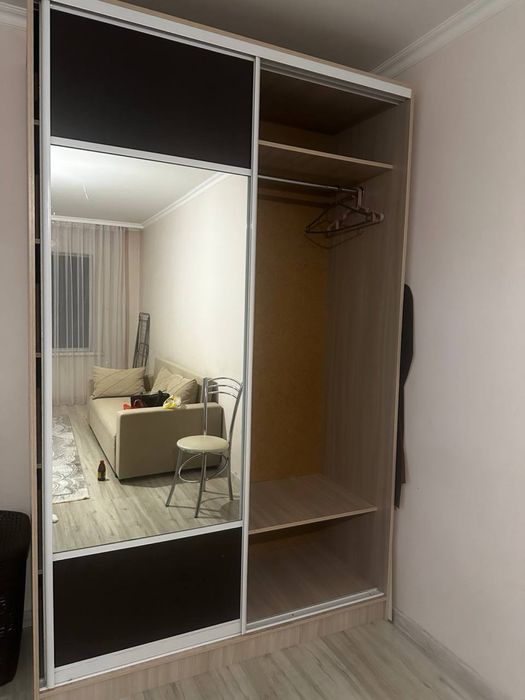 Продам шкаф с большим зеркалом