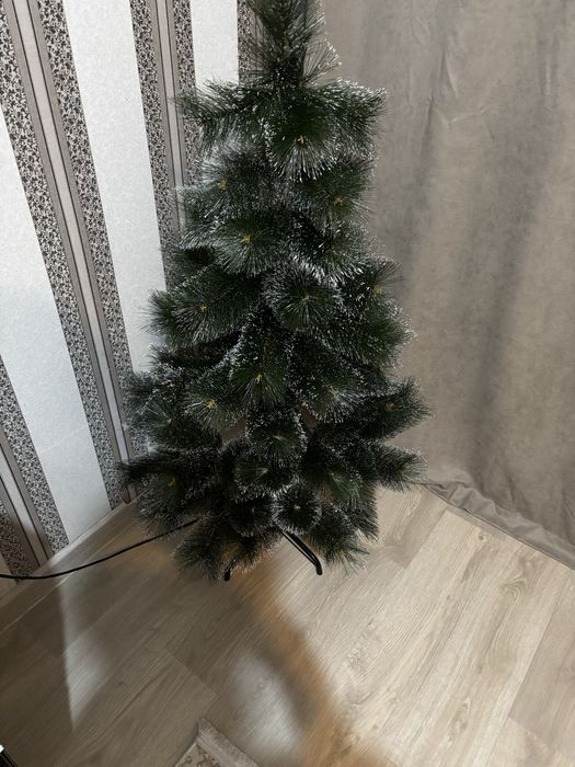 Продам елку 150 см