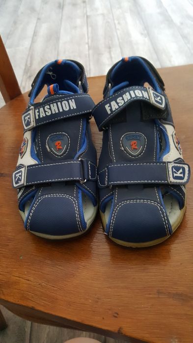 Новые босоножки на мальчика