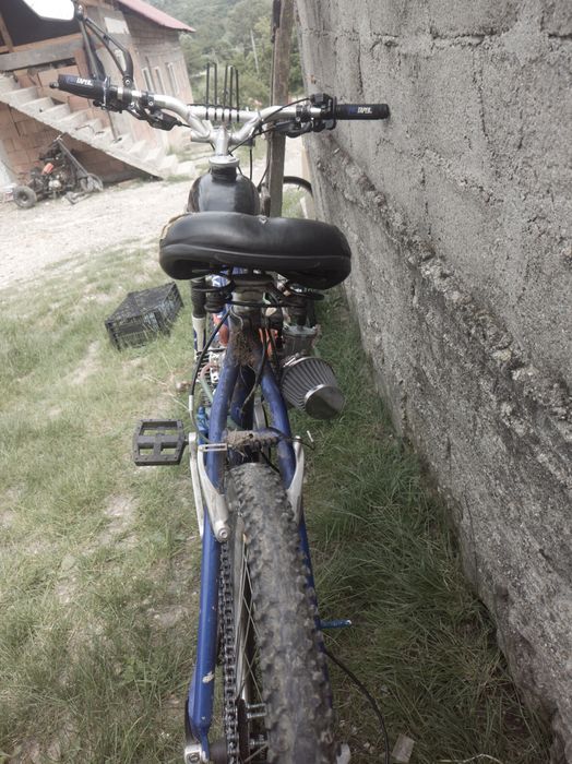 Bicicleta cu motor