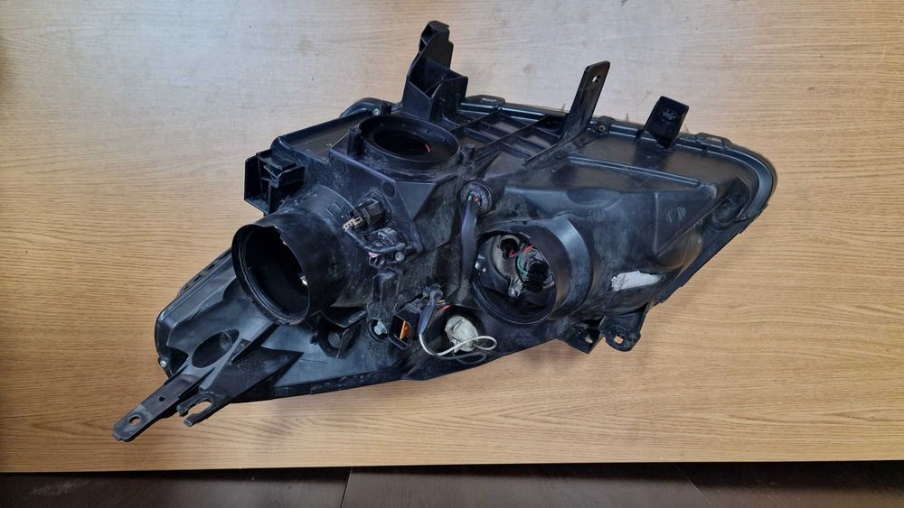 Renault Koleos ксенон десен фар Renault Koleos desen xenon far