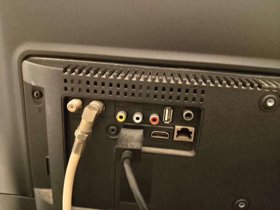 Телефизор ясин 81 см