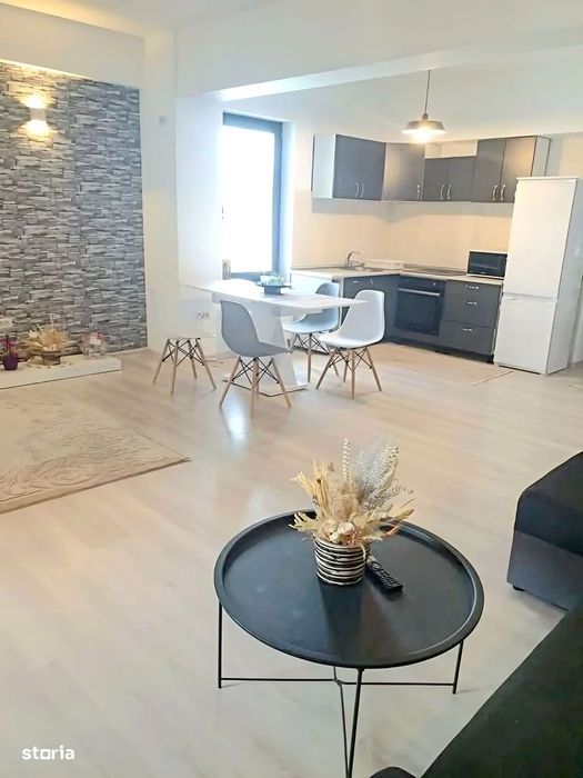 Luxury Villa Apartment in Central Constanța: 3 Rooms, 2 Baths, Parking