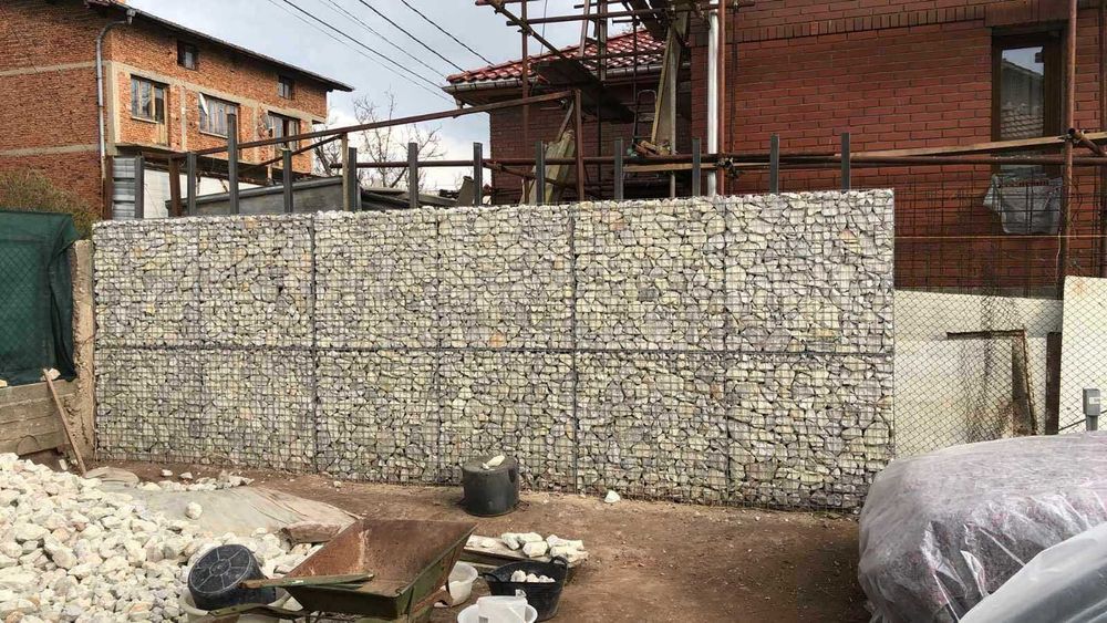 Оградни системи - ламелни огради, габиони, оградни пана | Интера Строй