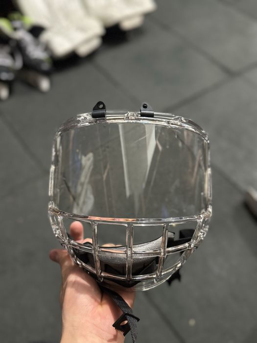 продам хоккейный комбовизер