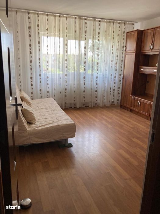 Garsonieră 35mp, mobilată, etaj 3