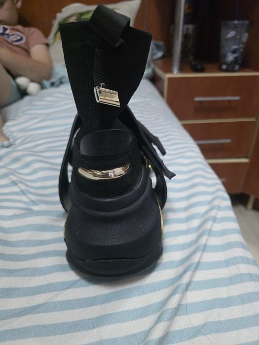 Adidași balmain noi