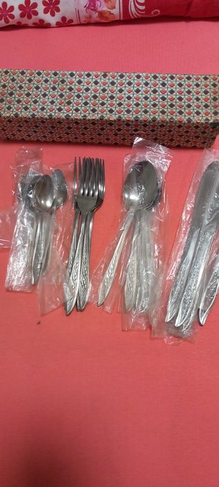 Комплект прибори за хранене