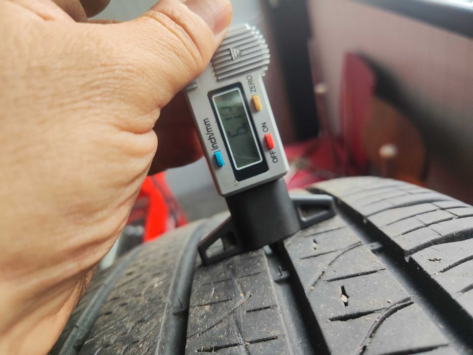 2бр. всесезонни гуми 235/55/19 Pirelli