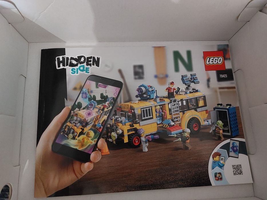 Продам лего Hidden side  автобус .