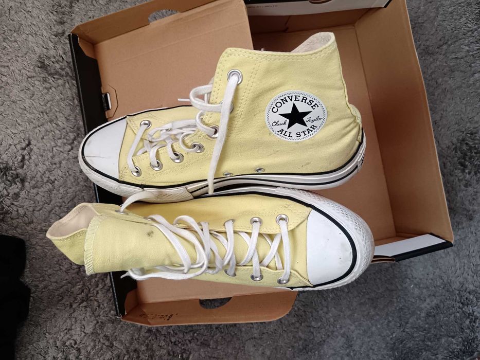 Converse galbena.marimra 40...41