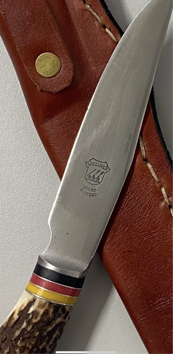 Cutite vanatoare ,teaca piele bovina ,mâner corn căprior