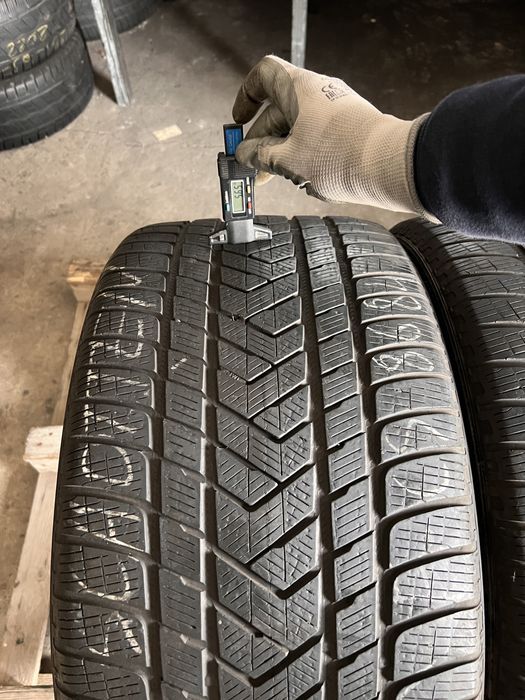 2 anvelope iarna 305/35/21 , pirelli , 5.7 mm