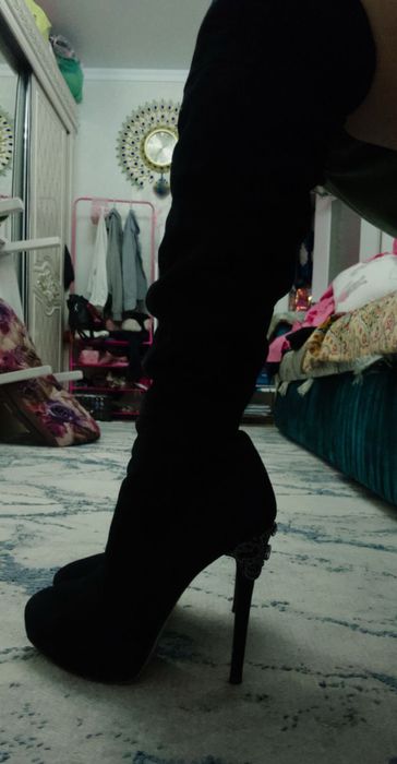 Продам черные ботфорты натуральная замша