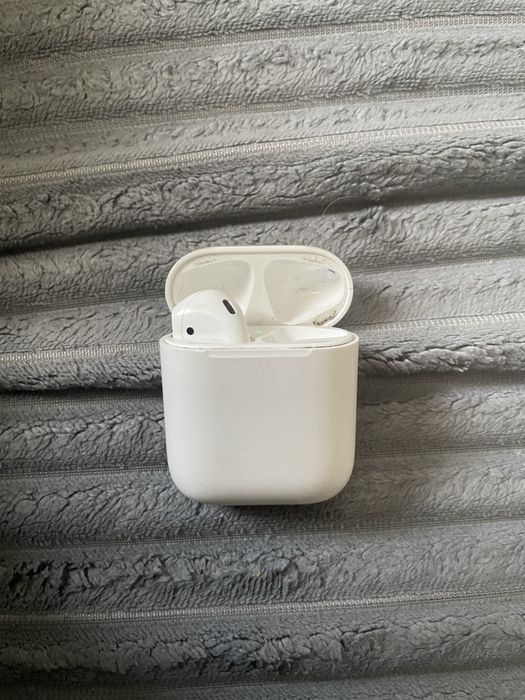 Airpods 1.