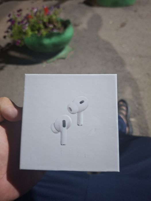 Airpods 2 pro Продам в упаковке не скрывалось