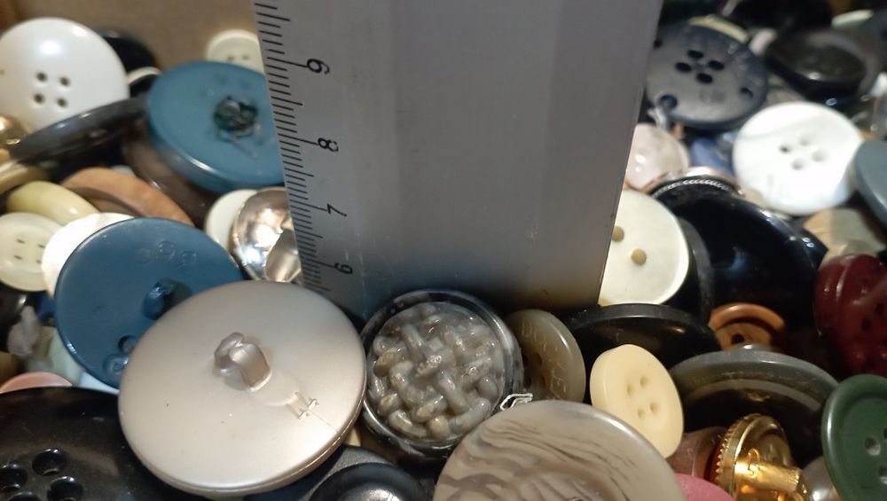 sertarul cu nasturi ai bunicii