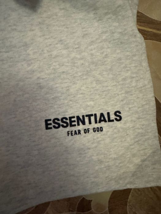 Къси панталони essentials