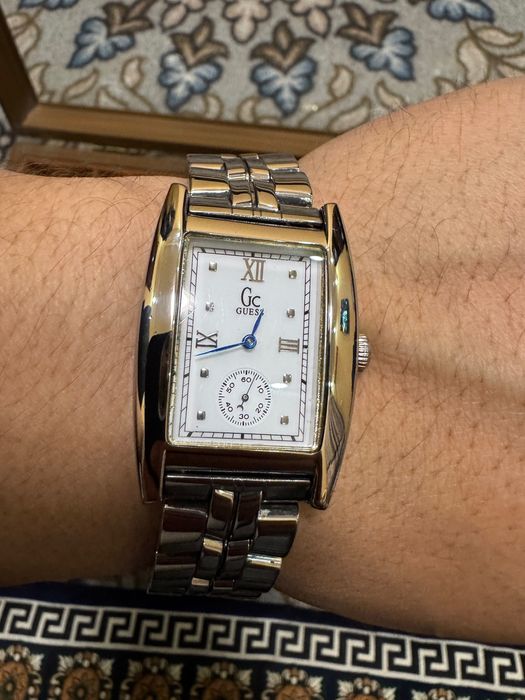 GUESS GC10500 men’s dress watch