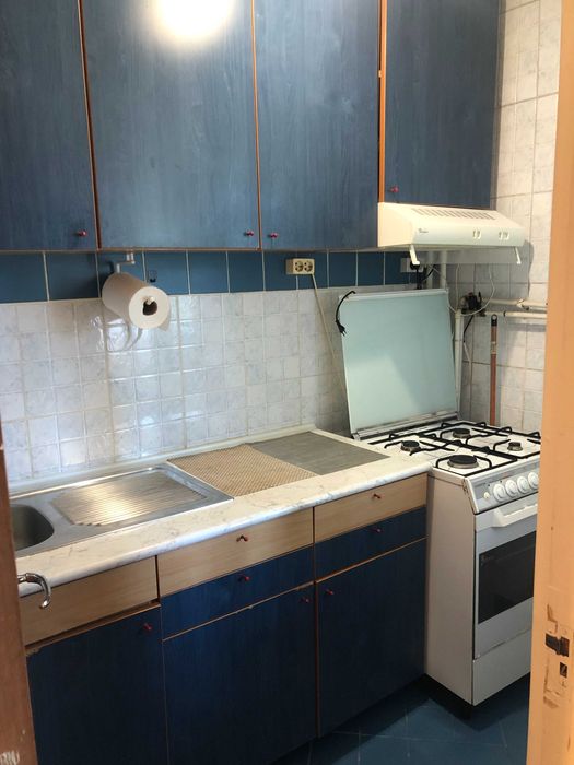 Garsoniera Piata Drumul Taberi metrou Tudor Vladimirescu 2 min  tramvai 41 3 min- Semi-renovata