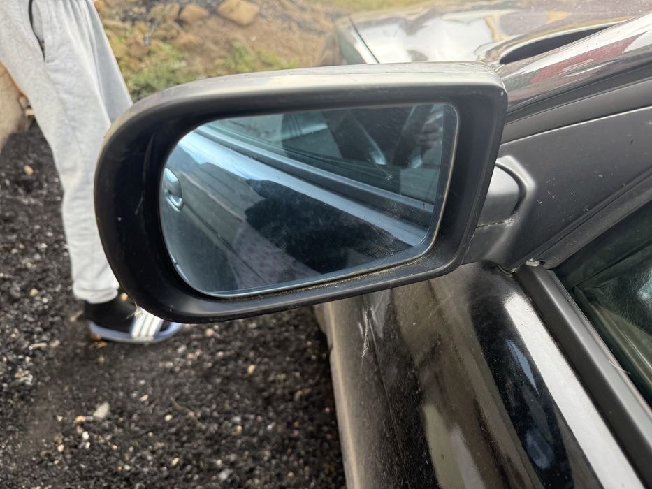 Зеркала и др запчасти на БМВ