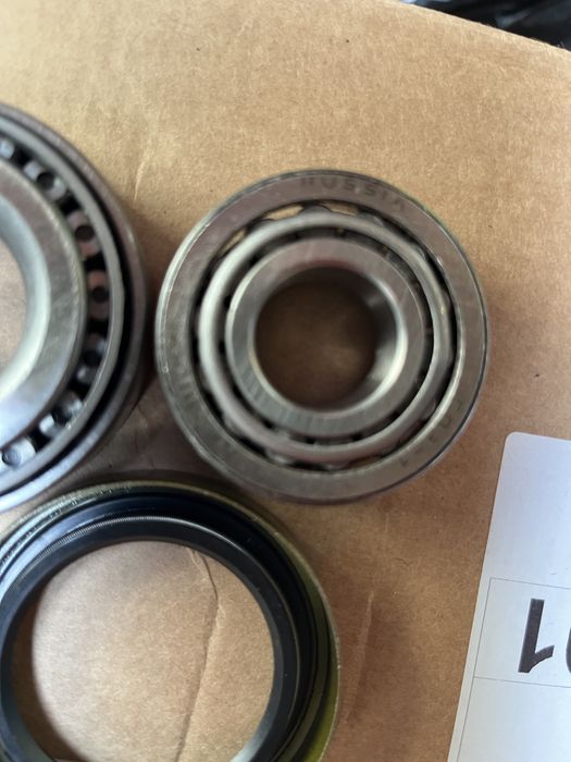 Продавам комплект предни лагери за Лада