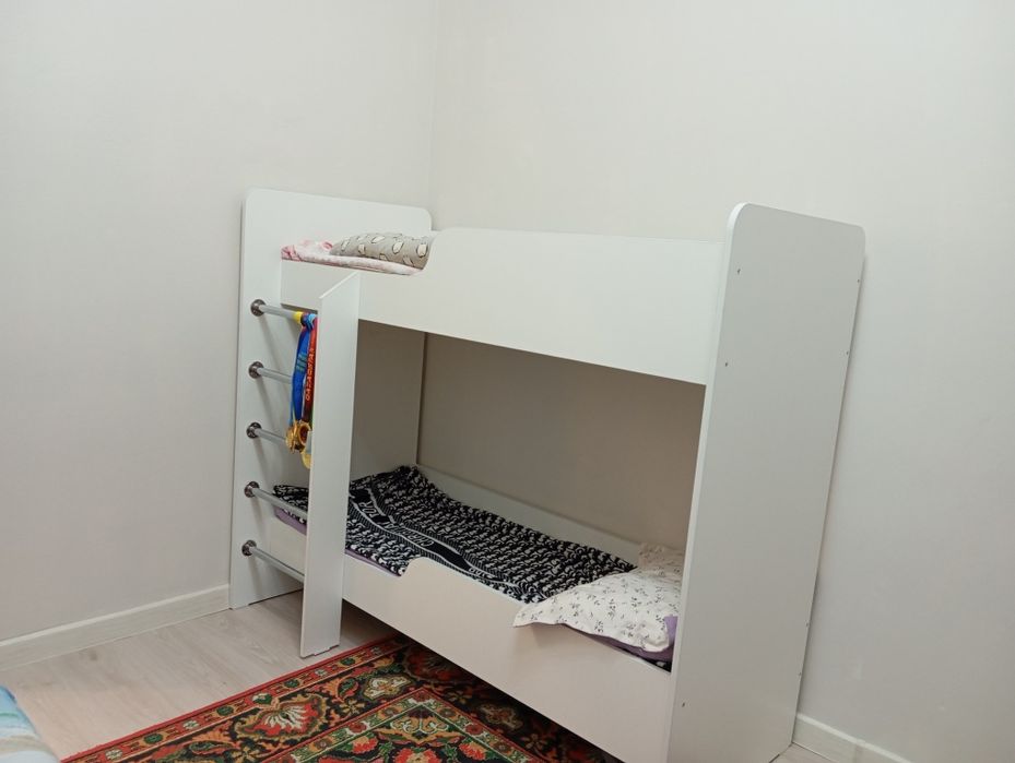 Двухъярусная кровать