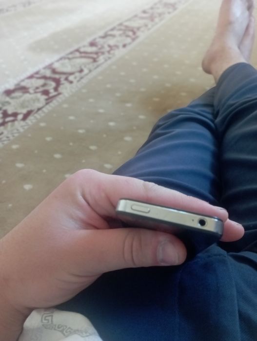 Iphone 4 s 16gb tel radnoy  1 ta batrey almashgan