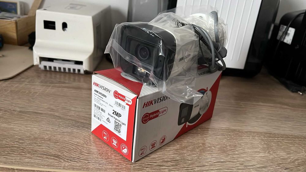 HIKVISION Camere supraveghere si surse