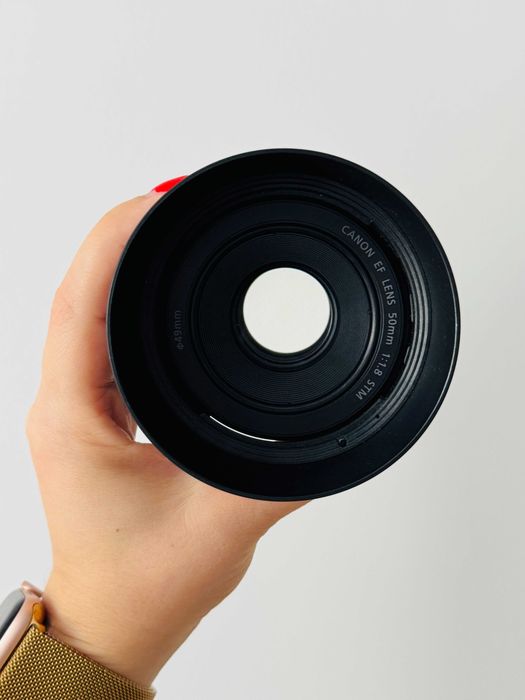 Canon EF 50mm f/1.8 STM + parasolar ES-68