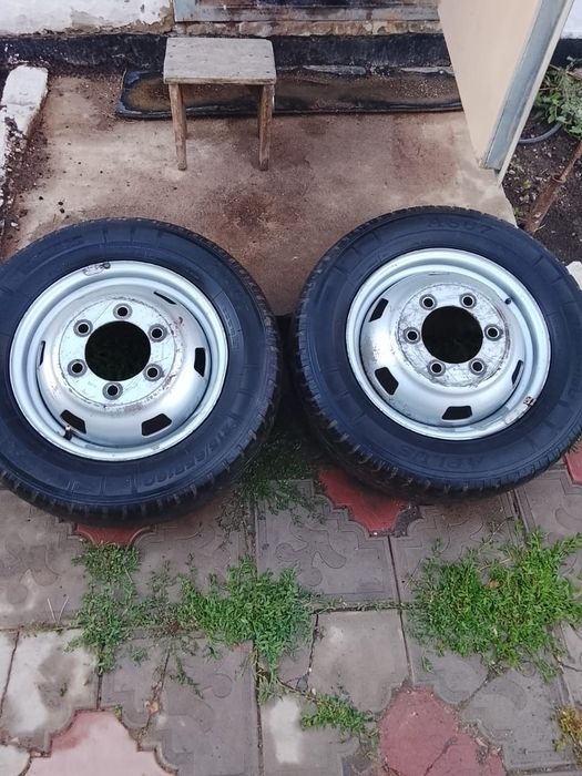 Продам 2 диски с шинами
