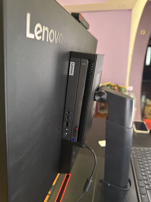Monitor Touchscreen Lanovo ThinkCenter + unitate 12gen ThinkCenter