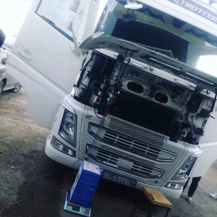 Заправка авто кондиционеров заправка автокондиционера в машине, кондер