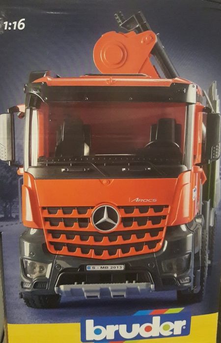 Лесовоз Mercedes Bruder