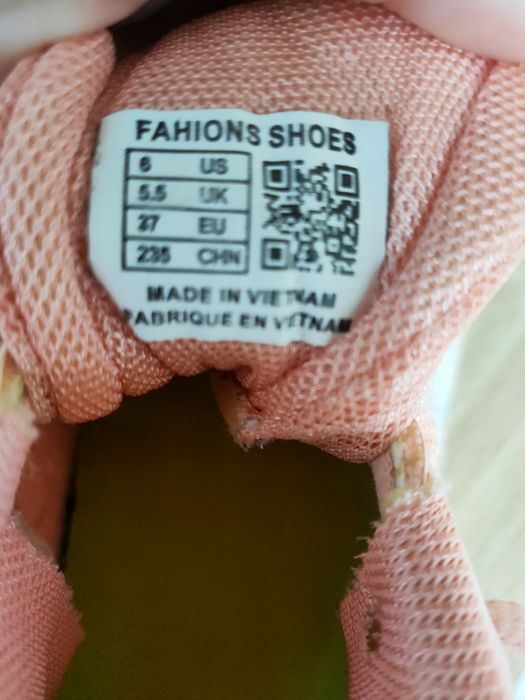 Продам кроссовки
