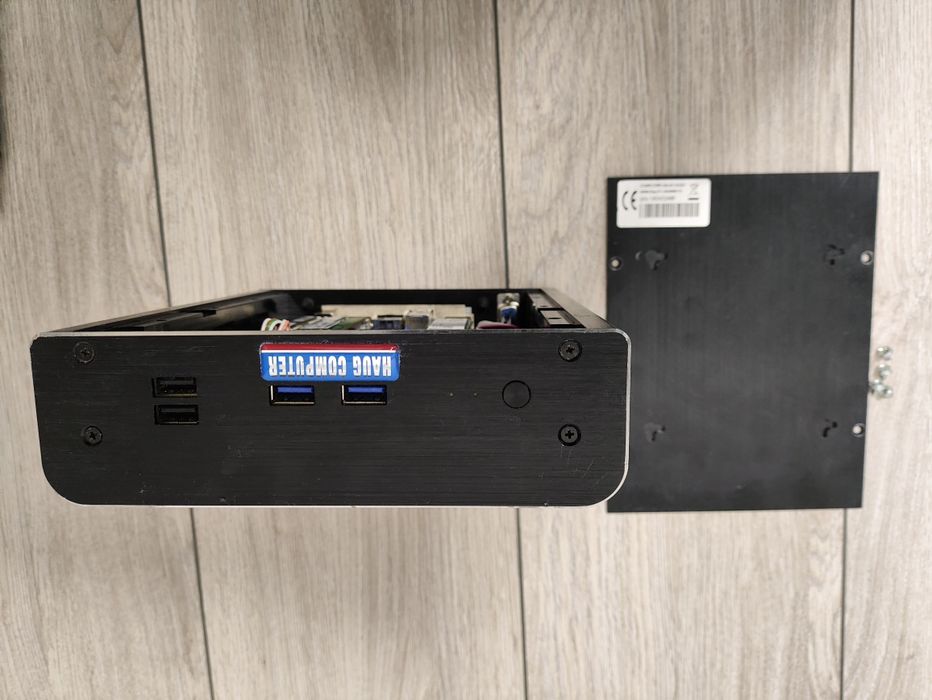 Intel NUC Fanless i3-7100u