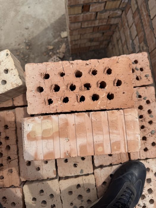 Кирпич 250х120х88.