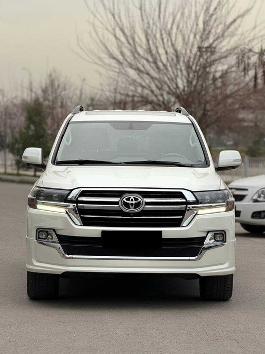 Sotuvda Toyota Land Cruiser 200
