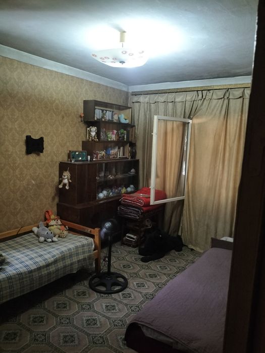 Сдается 1 комната в квартире, для студентов, или семьи без детей.