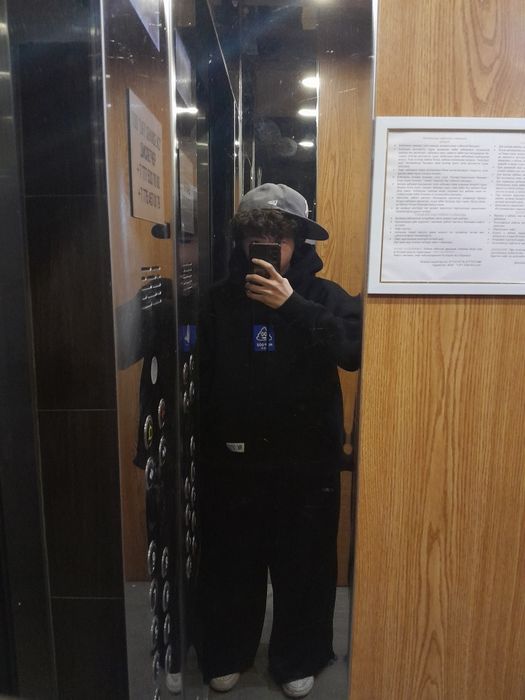 Продам худи репаблик и футболки стусси и поло