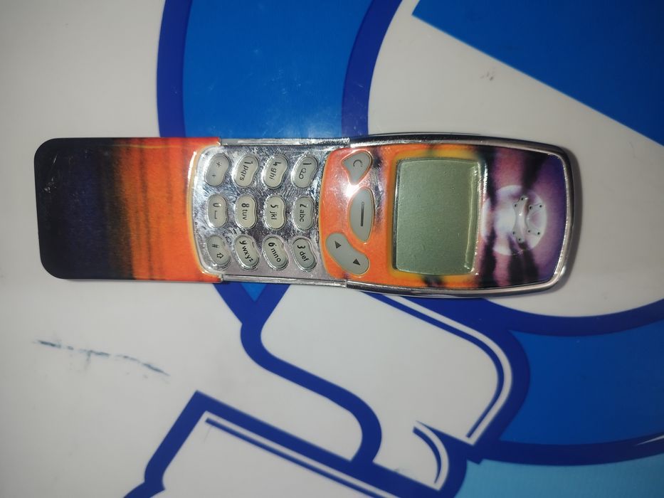 ! Първа серия ! Nokia 3210 със слайд панел , отлична