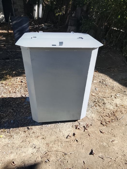 Мусорный контейнер