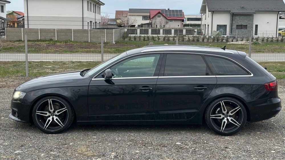 Audi A4 B8 S-Line 2.0 TDI Navi/Manual/Bi-xenon/transport gratuit