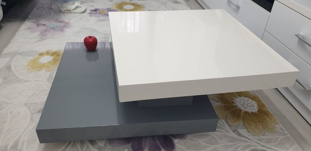 Măsuță rotativă.