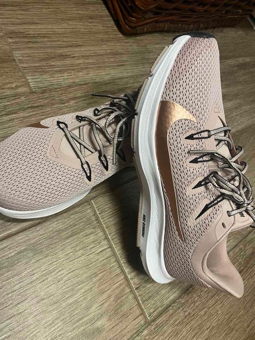 Nike маратонки пепел от рози